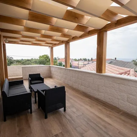 Frenky Villa Vir