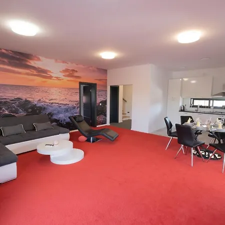 Frenky Villa *