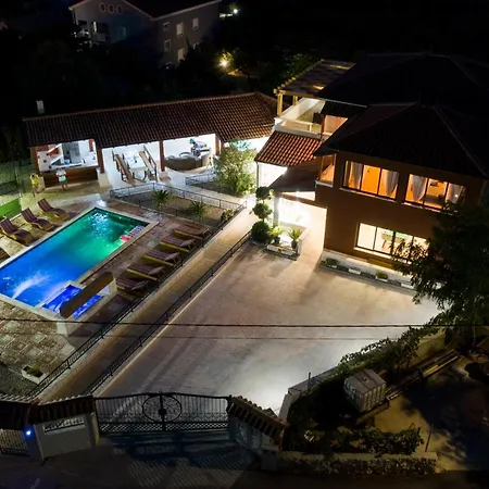 Villa Frenky Vir