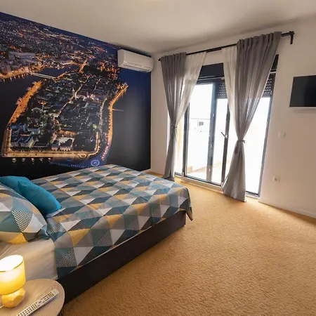 Frenky Villa *