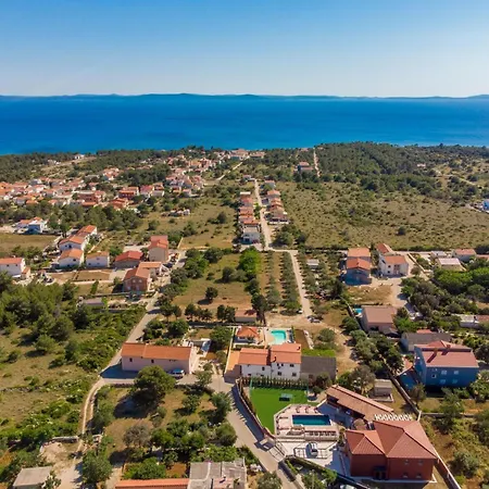 Villa Frenky Vir